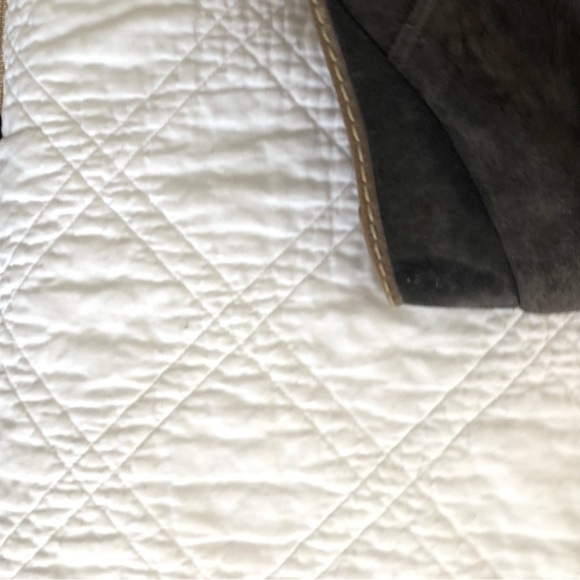 Great condition Franco Sarto Women’s Sz 9 Gray Suede Wedge Heel Lace-Up Booties - Picture 5 of 12